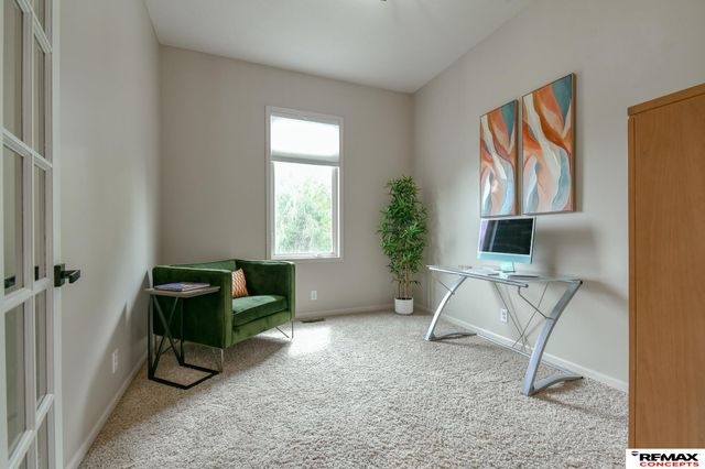 6900 Lacroix Drive, Lincoln, NE 68526