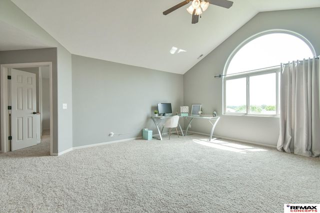 6900 Lacroix Drive, Lincoln, NE 68526
