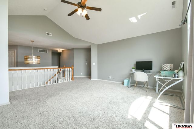 6900 Lacroix Drive, Lincoln, NE 68526