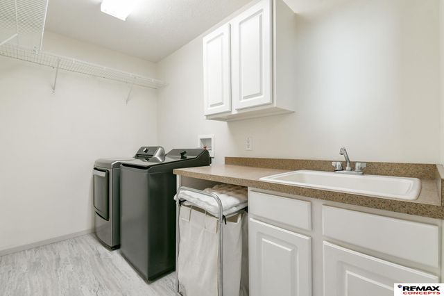6900 Lacroix Drive, Lincoln, NE 68526
