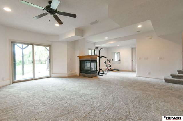 6900 Lacroix Drive, Lincoln, NE 68526