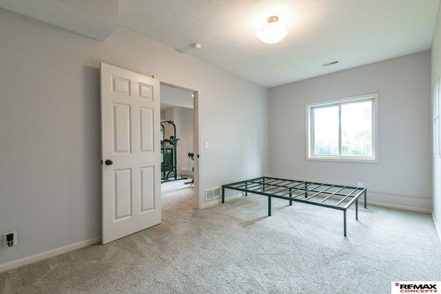 6900 Lacroix Drive, Lincoln, NE 68526