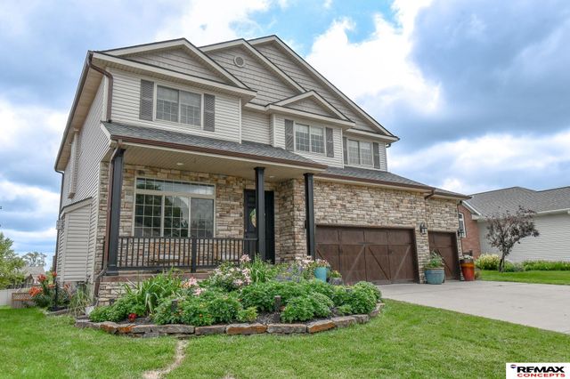 6900 Lacroix Drive, Lincoln, NE 68526