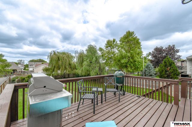 6900 Lacroix Drive, Lincoln, NE 68526