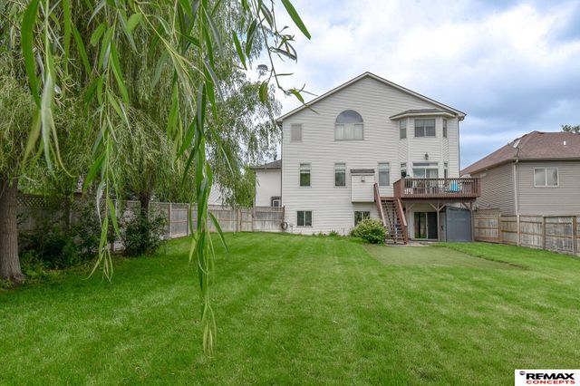 6900 Lacroix Drive, Lincoln, NE 68526