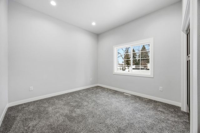 429 18th Street S, Moorhead, MN 56560