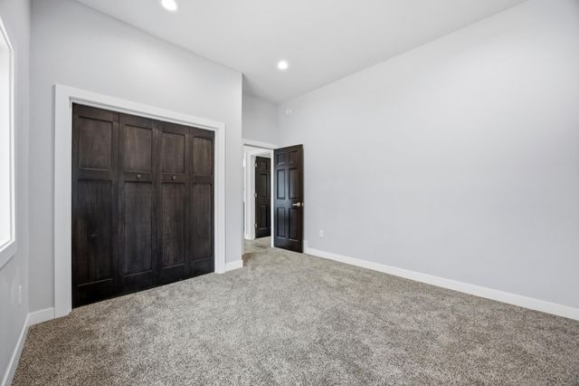 429 18th Street S, Moorhead, MN 56560