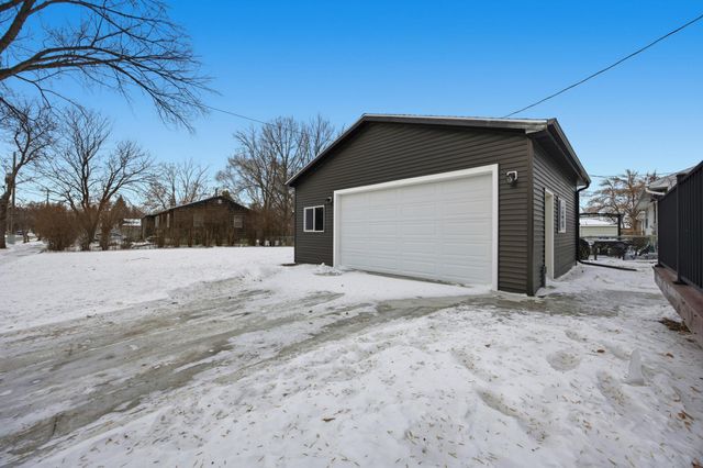 429 18th Street S, Moorhead, MN 56560