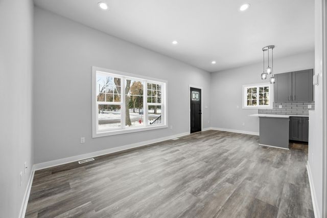 429 18th Street S, Moorhead, MN 56560