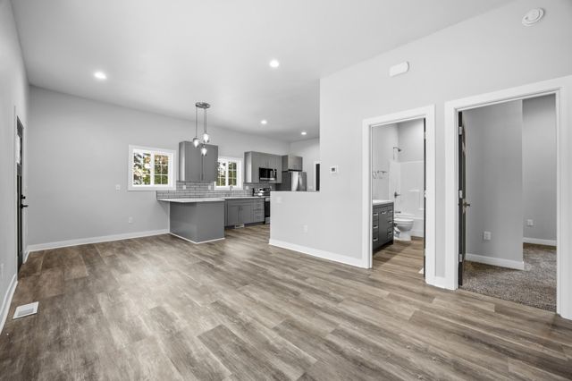 429 18th Street S, Moorhead, MN 56560