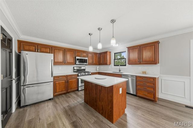 11764 Clarksdale Drive, Maryland Heights, MO 63043