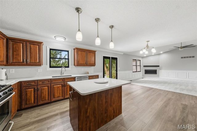 11764 Clarksdale Drive, Maryland Heights, MO 63043
