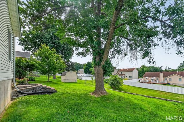 11764 Clarksdale Drive, Maryland Heights, MO 63043