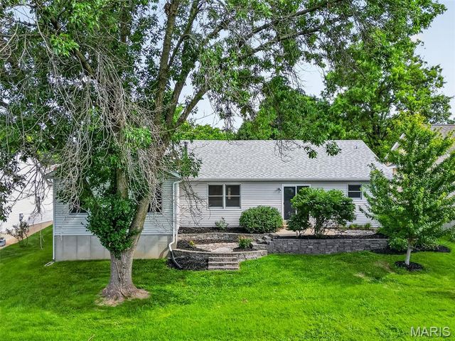 11764 Clarksdale Drive, Maryland Heights, MO 63043