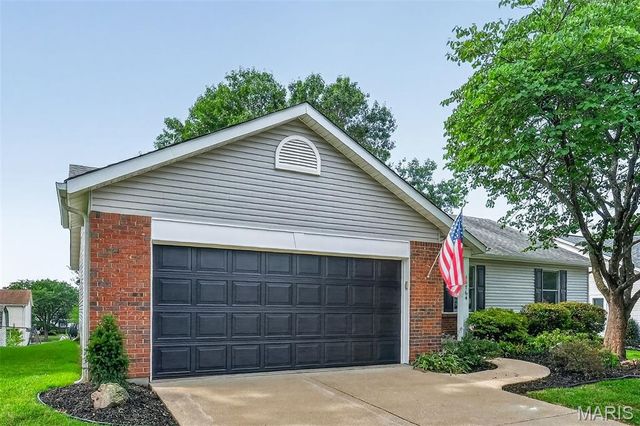 11764 Clarksdale Drive, Maryland Heights, MO 63043