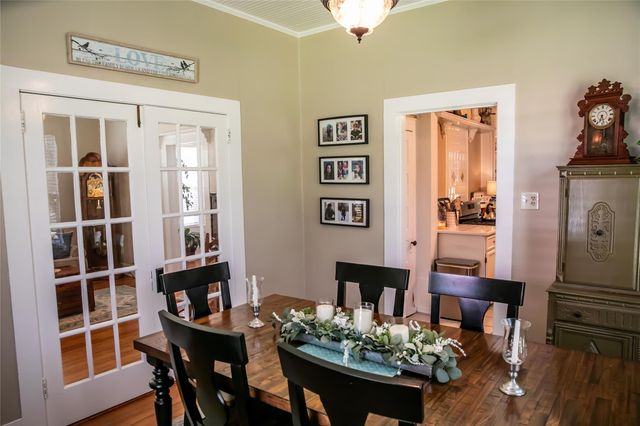 401 N Colorado ST, Burton, TX 77835