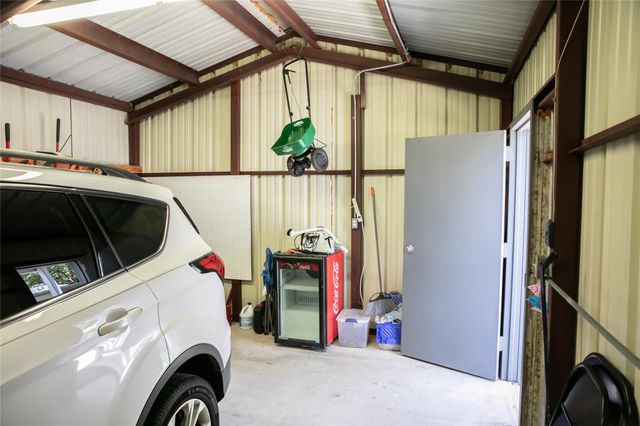 401 N Colorado ST, Burton, TX 77835