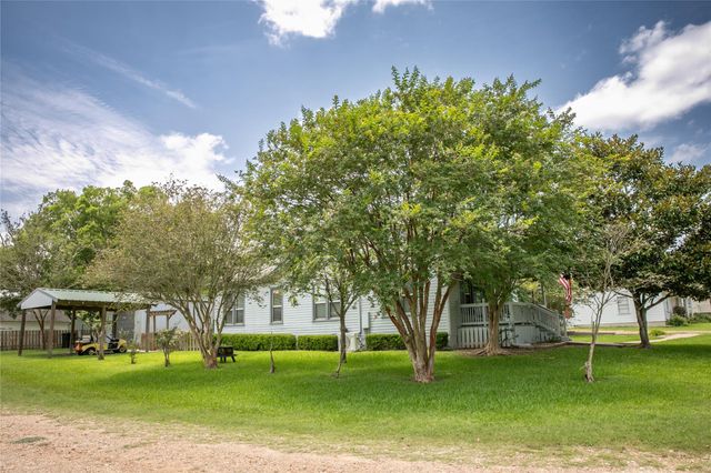 401 N Colorado ST, Burton, TX 77835