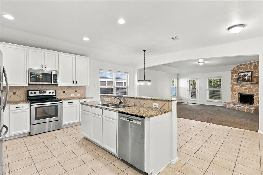 1301 Lasso Drive, Little Elm, TX 75068 — photo 4