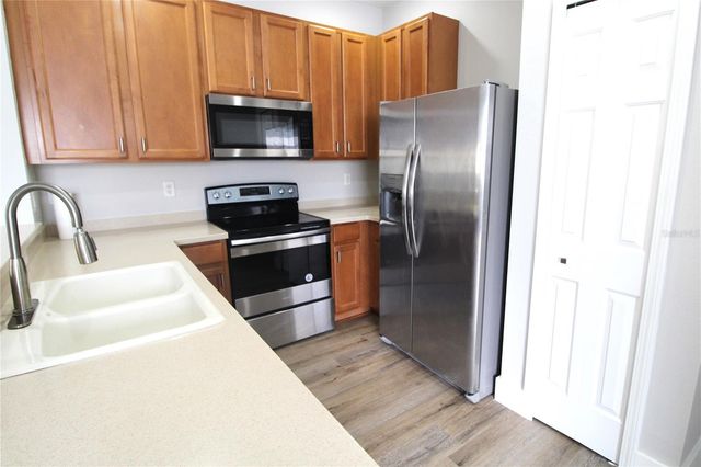 3475 PARKRIDGE CIRCLE 17-202, Sarasota, FL 34243
