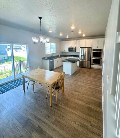 4186 W 800 S, Syracuse, UT 84075