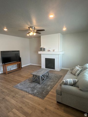4186 W 800 S, Syracuse, UT 84075