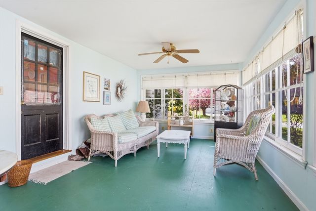 3 Linden St, Chelmsford, MA 01824