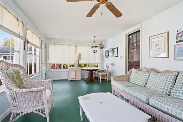 3 Linden St, Chelmsford, MA 01824