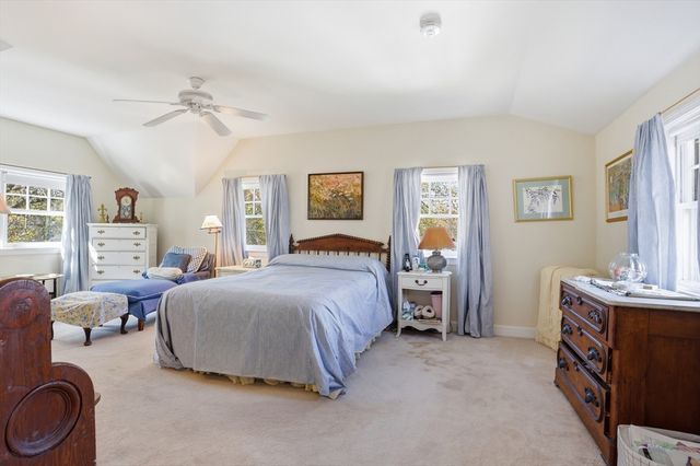 3 Linden St, Chelmsford, MA 01824