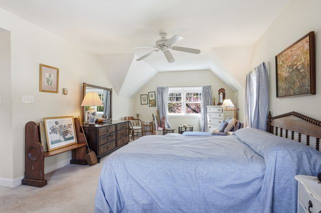 3 Linden St, Chelmsford, MA 01824