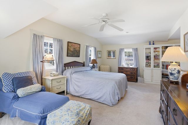 3 Linden St, Chelmsford, MA 01824