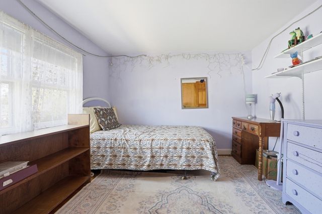 3 Linden St, Chelmsford, MA 01824