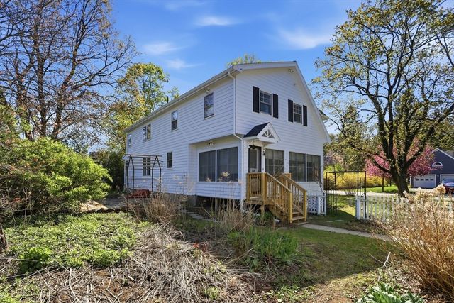 3 Linden St, Chelmsford, MA 01824