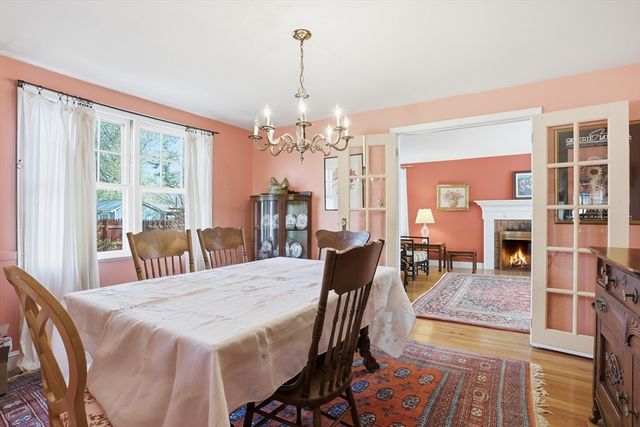 3 Linden St, Chelmsford, MA 01824