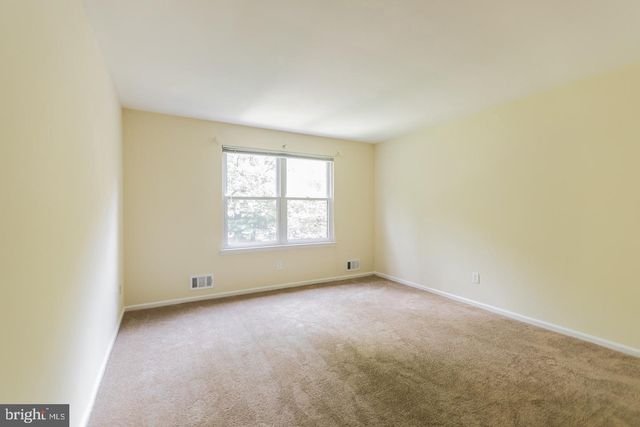 13 HEATHER CT, Newtown, PA 18940