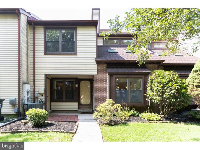 13 HEATHER CT, Newtown, PA 18940