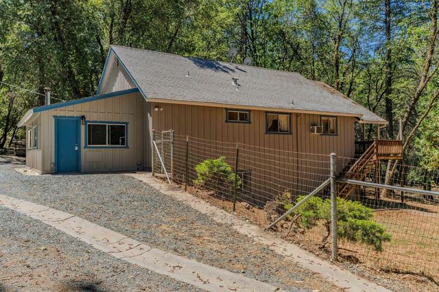 148 Sandy Gulch Ln, West Point, CA 95255