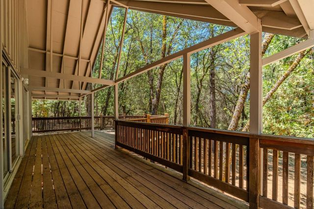 148 Sandy Gulch Ln, West Point, CA 95255