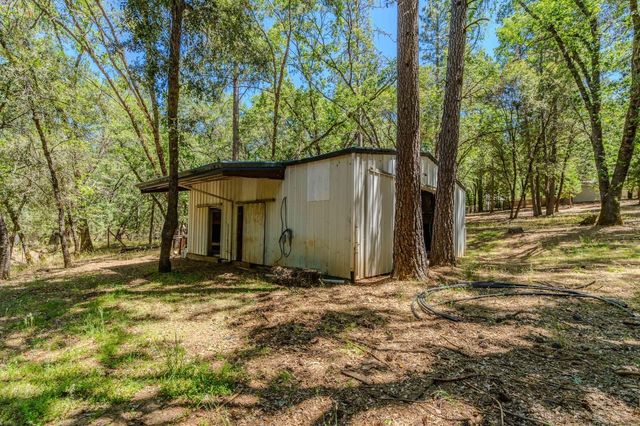 148 Sandy Gulch Ln, West Point, CA 95255