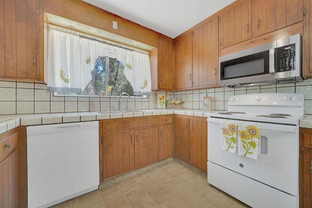 148 Sandy Gulch Ln, West Point, CA 95255
