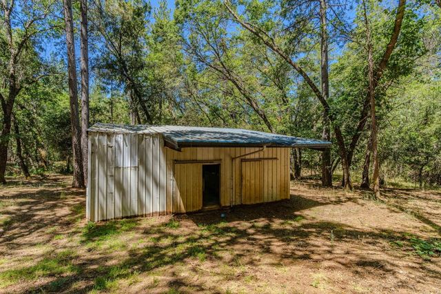 148 Sandy Gulch Ln, West Point, CA 95255