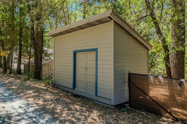 148 Sandy Gulch Ln, West Point, CA 95255