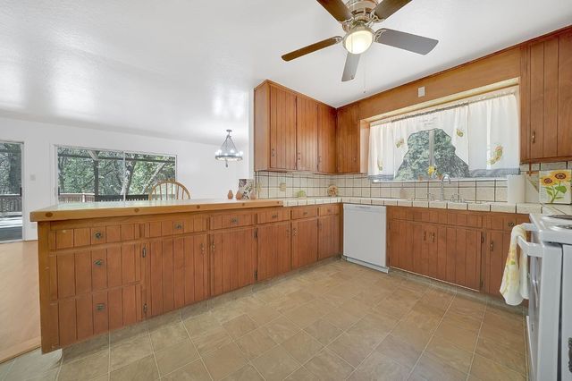 148 Sandy Gulch Ln, West Point, CA 95255