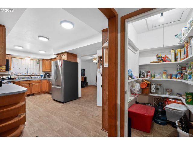 92981 PRAIRIE Rd, Junction City, OR 97448