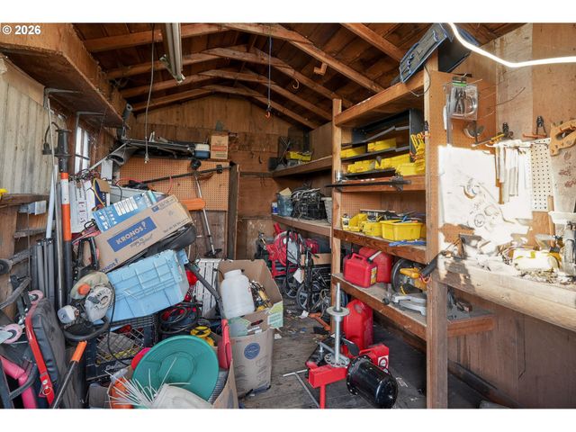 92981 PRAIRIE Rd, Junction City, OR 97448