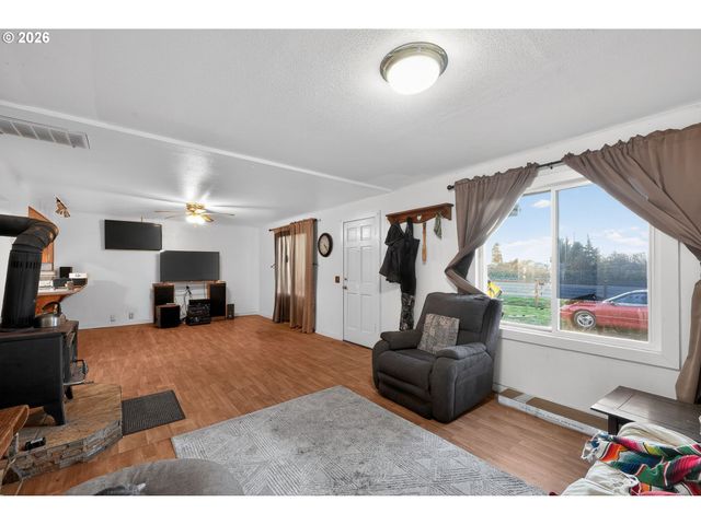 92981 PRAIRIE Rd, Junction City, OR 97448