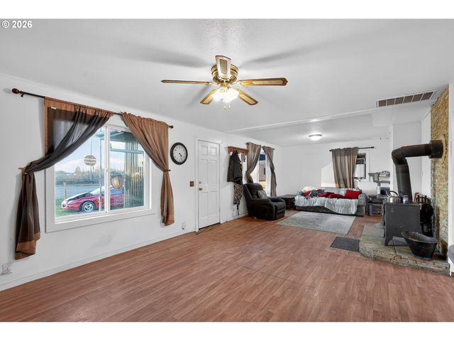 92981 PRAIRIE Rd, Junction City, OR 97448