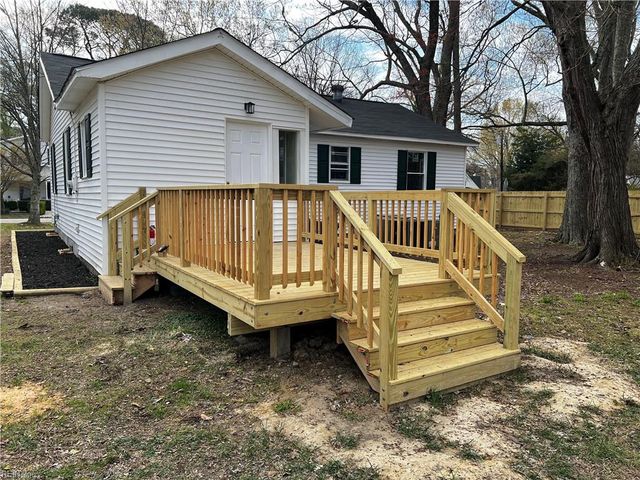 122 Turlington RD, Newport News, VA 23606