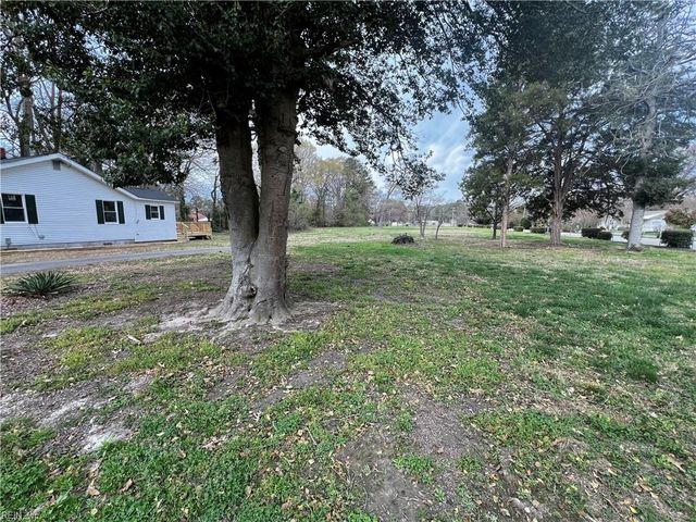 122 Turlington RD, Newport News, VA 23606