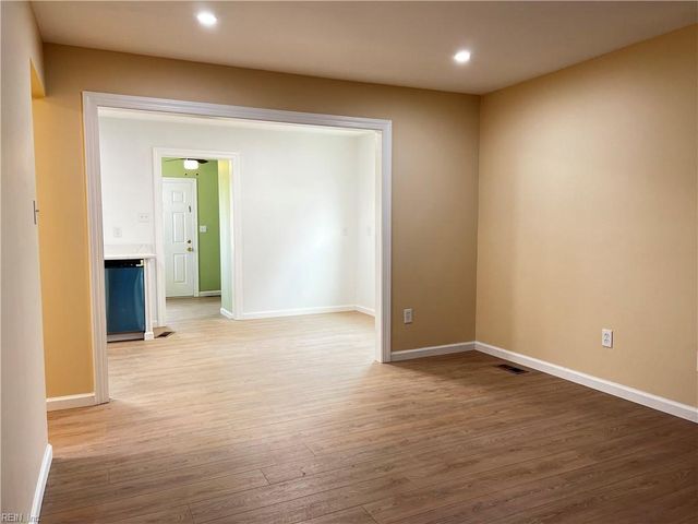 122 Turlington RD, Newport News, VA 23606